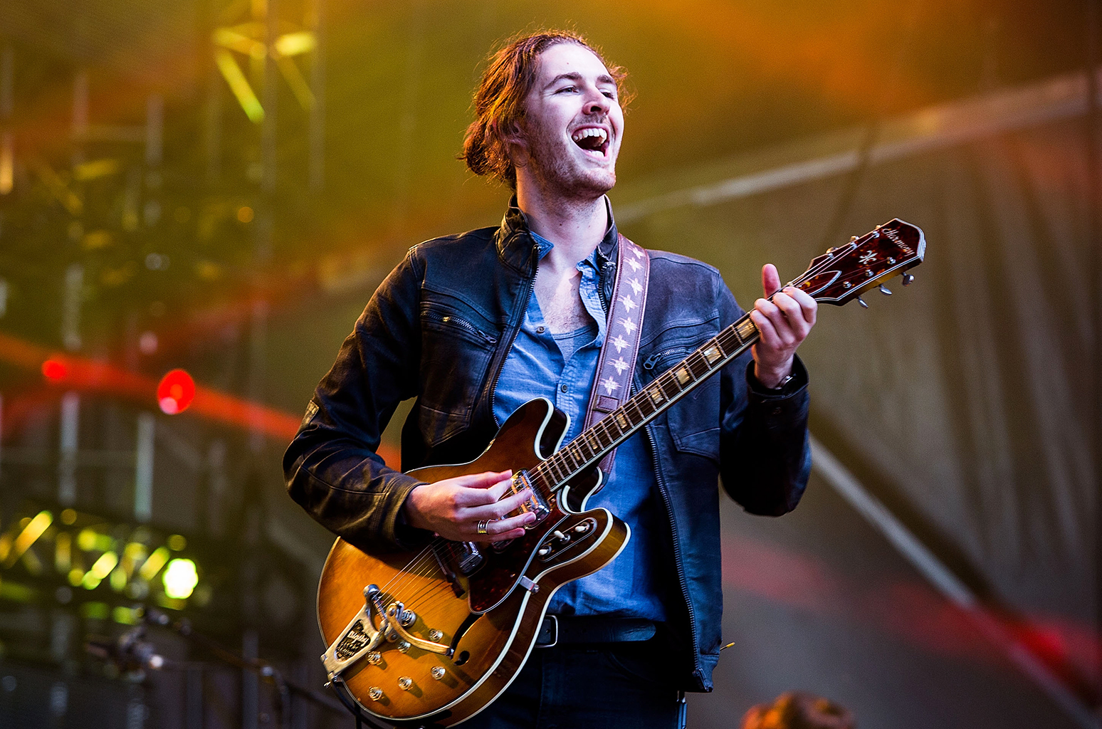 hozier-anuncia-nuevo-disco-y-comparte-primer-single-almost-revista